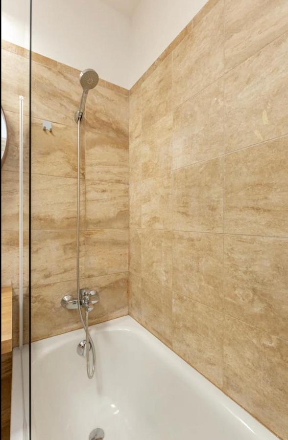 Kazinczy Apartment #Freeparking Budapest Bagian luar foto